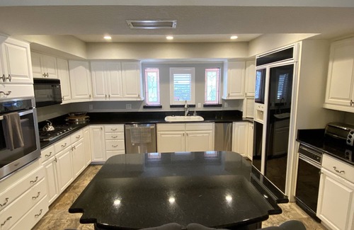 Crystal Shores House | Big Home Crystal River on Main River-Amazing Views-Heated Pool-fire pit-kayaks