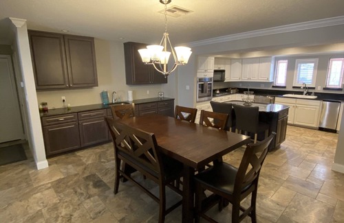 Crystal Shores House | Big Home Crystal River on Main River-Amazing Views-Heated Pool-fire pit-kayaks