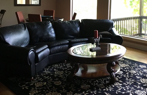 Little Rock Other | big home, gated street, sleeps 10, awesome views. Deck, garage, fence, dogs ok.