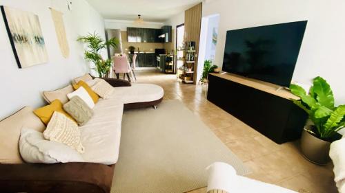 Adeje House | Big House Adeje Deluxe by Deihu Experiences