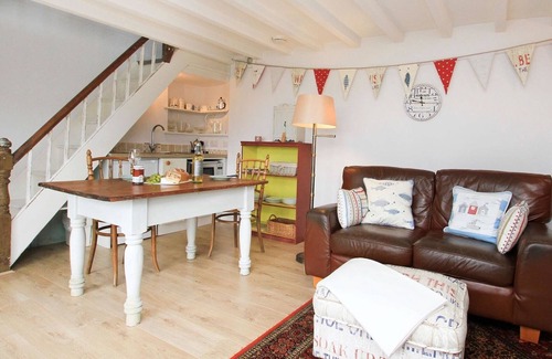 Talsarnau Cottage | BIG HOUSE, pet friendly, character holiday cottage in Llandecwyn