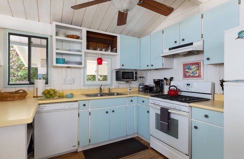 Kamuela Cottage | Big Island Blue Makai - Summer Special: Stay 7 nights get 1 night FREE!