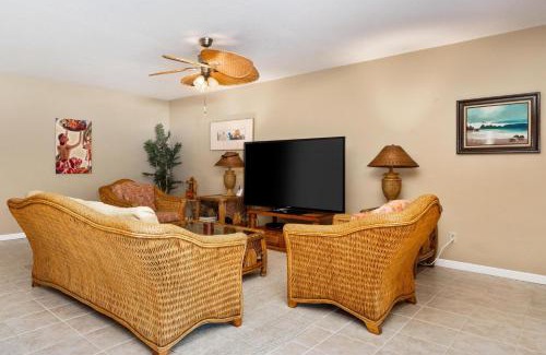 Kahaluu Bay Apartment | Big Island Kahaluu Bay Villa 102 by Coldwell Banker Island Vacations