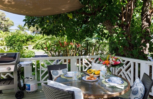 Kamuela Cottage | Big Island Plumeria Cottage Perfect Couples Getaway in Magical Puako