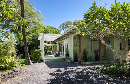 Kamuela Cottage | Big Island Plumeria Cottage Perfect Couples Getaway in Magical Puako