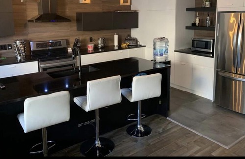 Saint-Hubert House | Big New House 🌟🌟🌟🌟🌟 20min Downtown Montreal