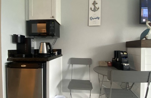 Ruskin Apartment | Big Oasis at Little Harbor!