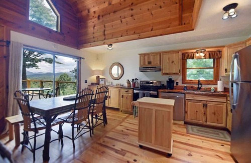 Choestoe Cabin | Big Pine - Mountain view, pet friendly, hot tub