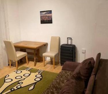 Eschersheim House | Big room for 2 pers, 9 min to trade fare, FREE parking