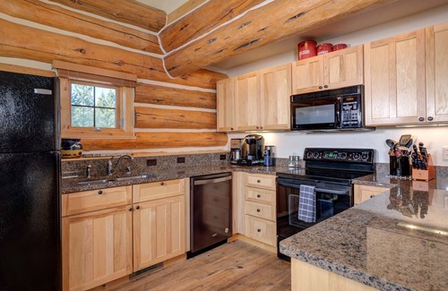 Powder Ridge Cabin | Big Sky Resort/Powder Ridge-Ski In/Ski Out with Private Hot Tub & Amazing Views