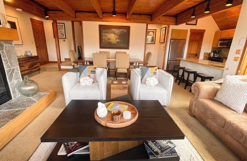 Big Sky Ski Chalet | Big Sky Ski-In/Ski-Out Arrowhead nThe Bird Haus - On Slope!