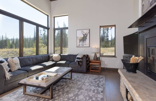Powder Ridge Ski Chalet | Big Sky Vacation Rentals: Homestead 16 Claim Jumper