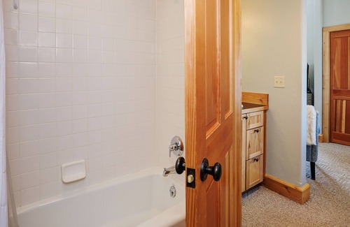 Powder Ridge Cabin | Big Sky Vacation Rentals: PR Rosebud 6
