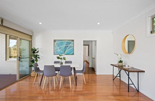 Oatlands House | Big Stylish 3 bed house with Free Parking