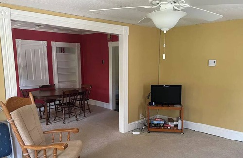 St. Johnsbury Center Apartment | Big, sunny and simple.