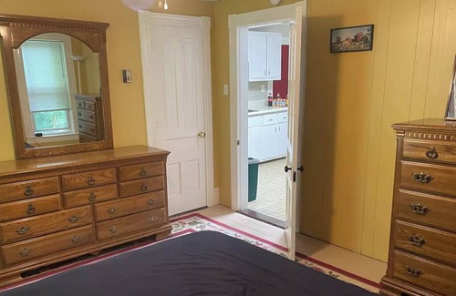 St. Johnsbury Center Apartment | Big, sunny and simple.