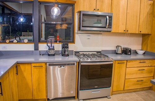 Samara House | Big Views, Pool, Extremely Private 4-Bdrm Home