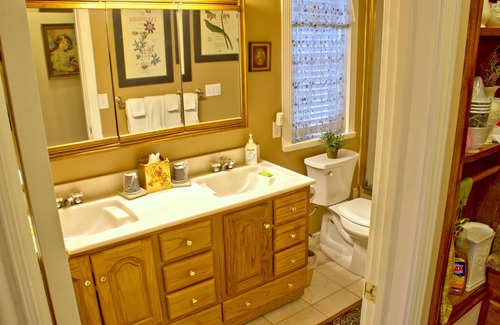 Cedar City Bed & Breakfast | Big Yellow Inn