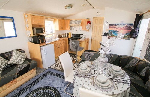 Camber Ski Chalet | Big2vacation Exclusive Camber Sands Holiday Park