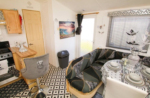 Camber Ski Chalet | Big2vacation Exclusive Camber Sands Holiday Park