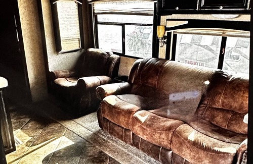 Manning RV Rental | Bighorn on the Lake