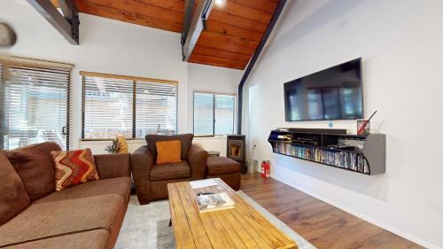Majestic Pines Apartment | Bigwood #63 condo