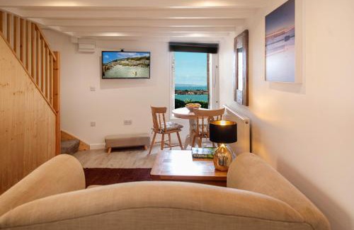 Mousehole House | Bijou Bolthole