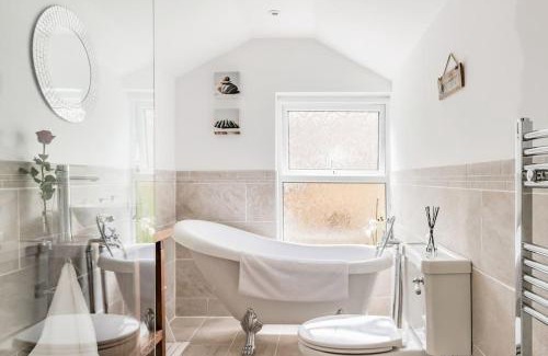 Deal House | Bijou Cottage