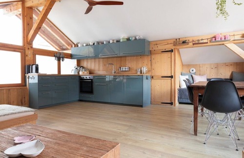 Les Houches Cottage | Bijou cottage with sauna, garden, free parking & Netflix