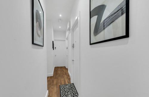 West Ealing Apartment | Bijou Living, Tiny Studio Bliss