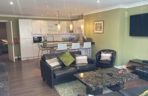 Harrogate Apartment | Bijou Parkview Retreat