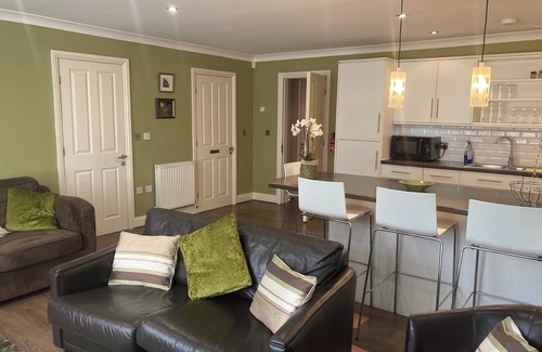 Harrogate Apartment | Bijou Parkview Retreat
