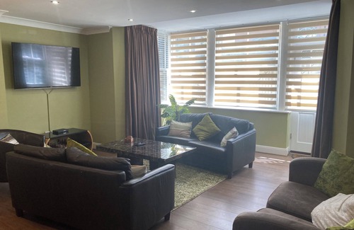 Harrogate Apartment | Bijou Parkview Retreat