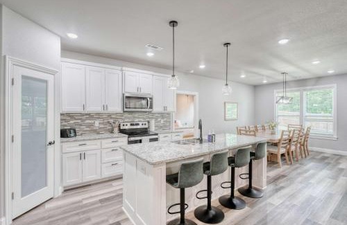 Bella Vista House | Bike-Friendly Retreat with Fenced Yard & Trails