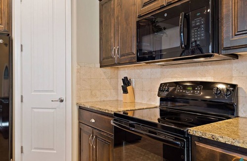 Washington Condo | Bike-on-inn 3 Bedroom Apts by RedAwning