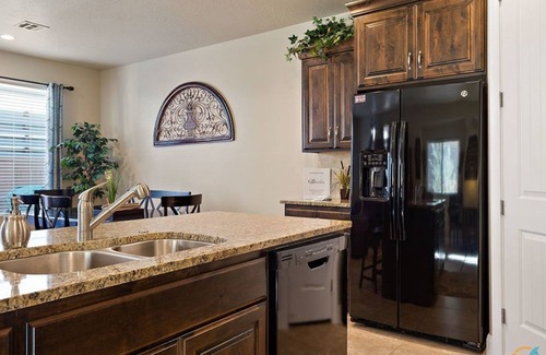 Washington Condo | Bike-on-inn 3 Bedroom Apts by RedAwning