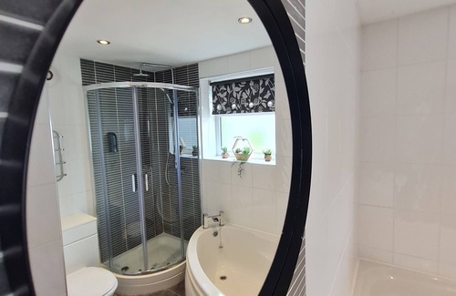 Pentrebach House | BIKE PARK WALES HOME 3 bedroom nr Brecon Beacons