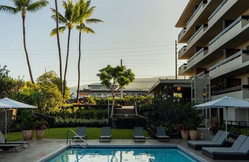 Historic Kailua Village House | Bikes by Day, Stars by Night—Island-Modern Stay with Pool & Perks l 2 Rooms