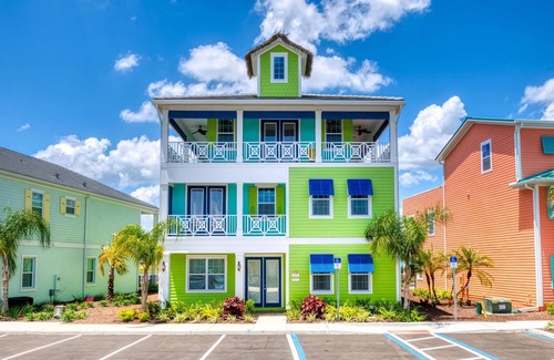 West Kissimmee Cottage | Bikini Bay Cottage with Private Pool near Disney and Margaritaville Resort &.