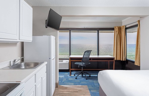 Long Beach Hotel | Bikini Beach Resort
