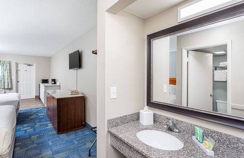 Long Beach Hotel | Bikini Beach Resort