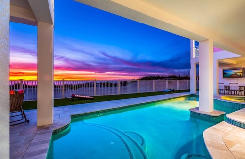 Ilexhurst House | Bikini's & Martini's Beachfront: Direct Gulf Front! Pool, Spa, Pro-Series Loaded Game Room & Arcade