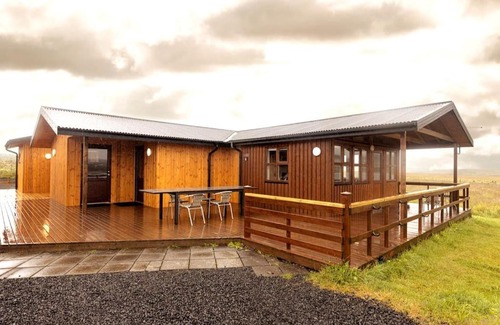 Selfoss Ski Chalet | Bildsfell's riverfront cabins