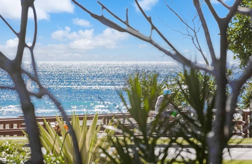 Bilinga Apartment | Bilinga Gardens 3 - Bilinga/North Kirra Beachfront - Min. 3 Night Stays!