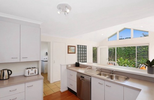 Copacabana House | Billie's Beach House - Plus a View!
