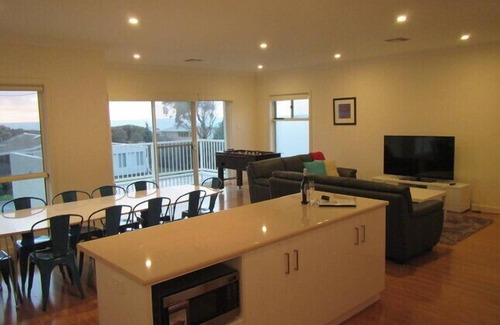 Hayborough House | Billila at Hayborough, Victor Harbor - family friendly with sea views