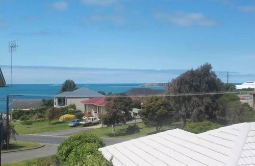 Hayborough House | Billila at Hayborough, Victor Harbor - family friendly with sea views