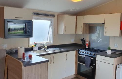 Great Houghton Apartment | Billing Aquadrome - Alberta Caravan 2 Bedroom Sleep 6