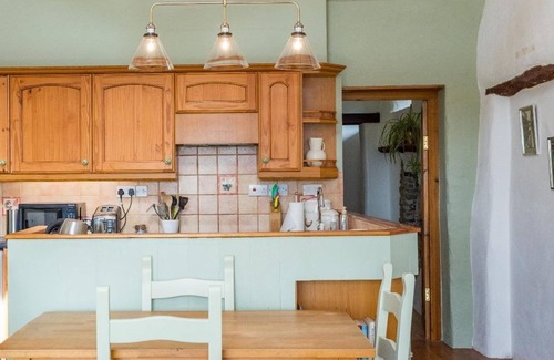 Holsworthy Cottage | BILLY'S BARN, pet friendly, character holiday cottage in Bradworthy