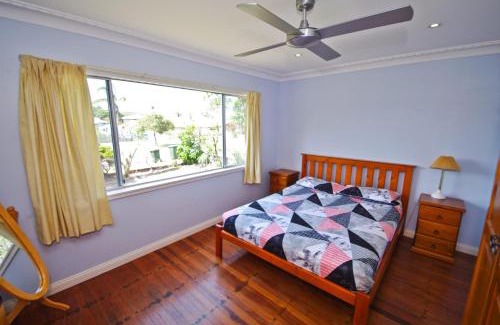 Crescent Head House | Billys on Main 44 Main Street